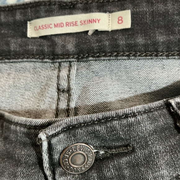 🌹 Levi’s Classic Mid Rise Skinny Black Denim Jeans - Size 8 - Picture 3 of 4